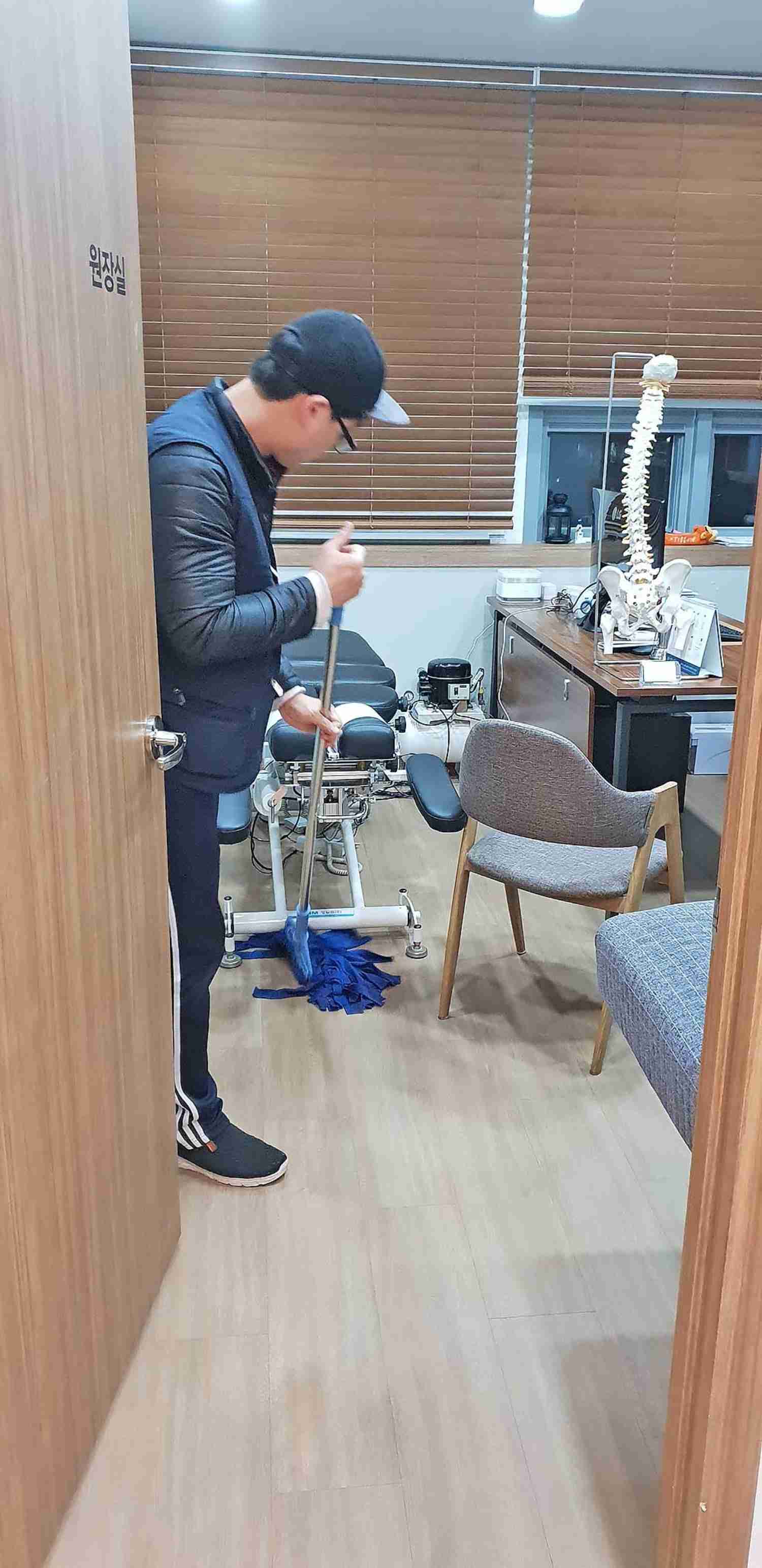 전담 직원 점검 모습
