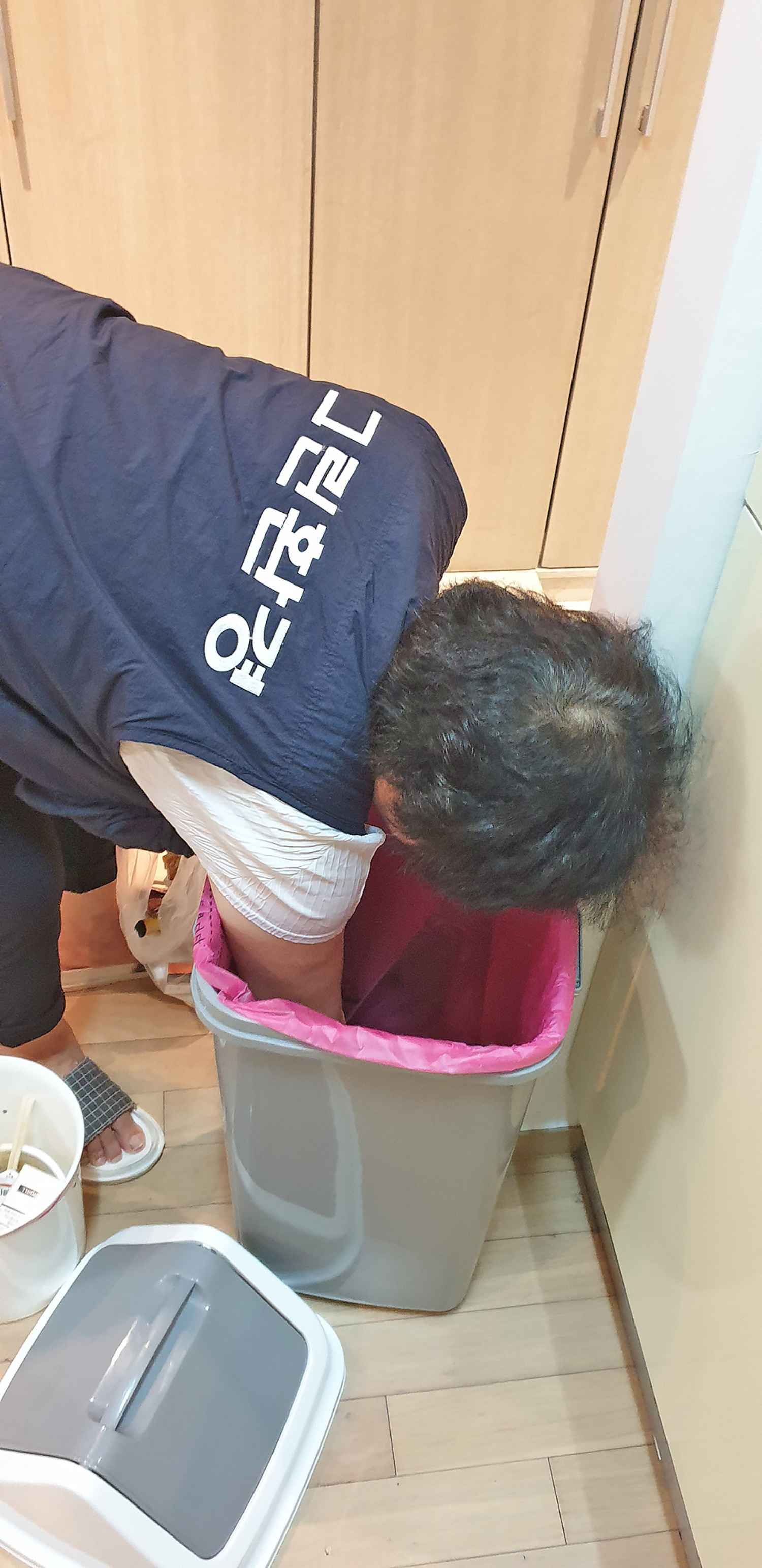 세균 제거를 위한 세심한 청소