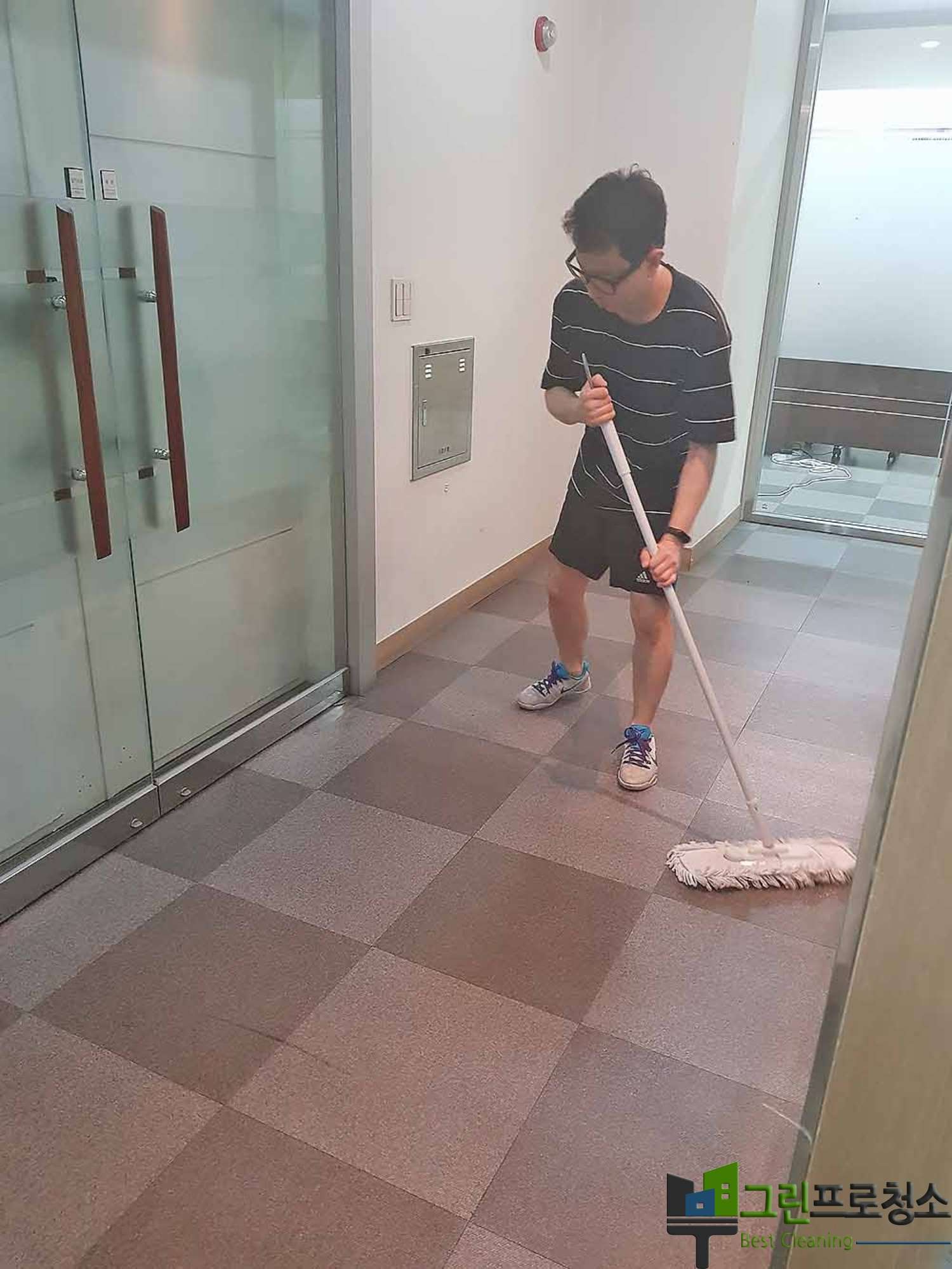 마무리된 깔끔한 공용 공간