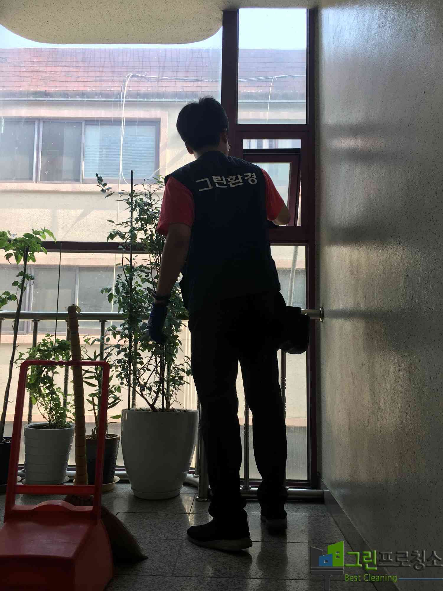 정기계단청소 전후 비교