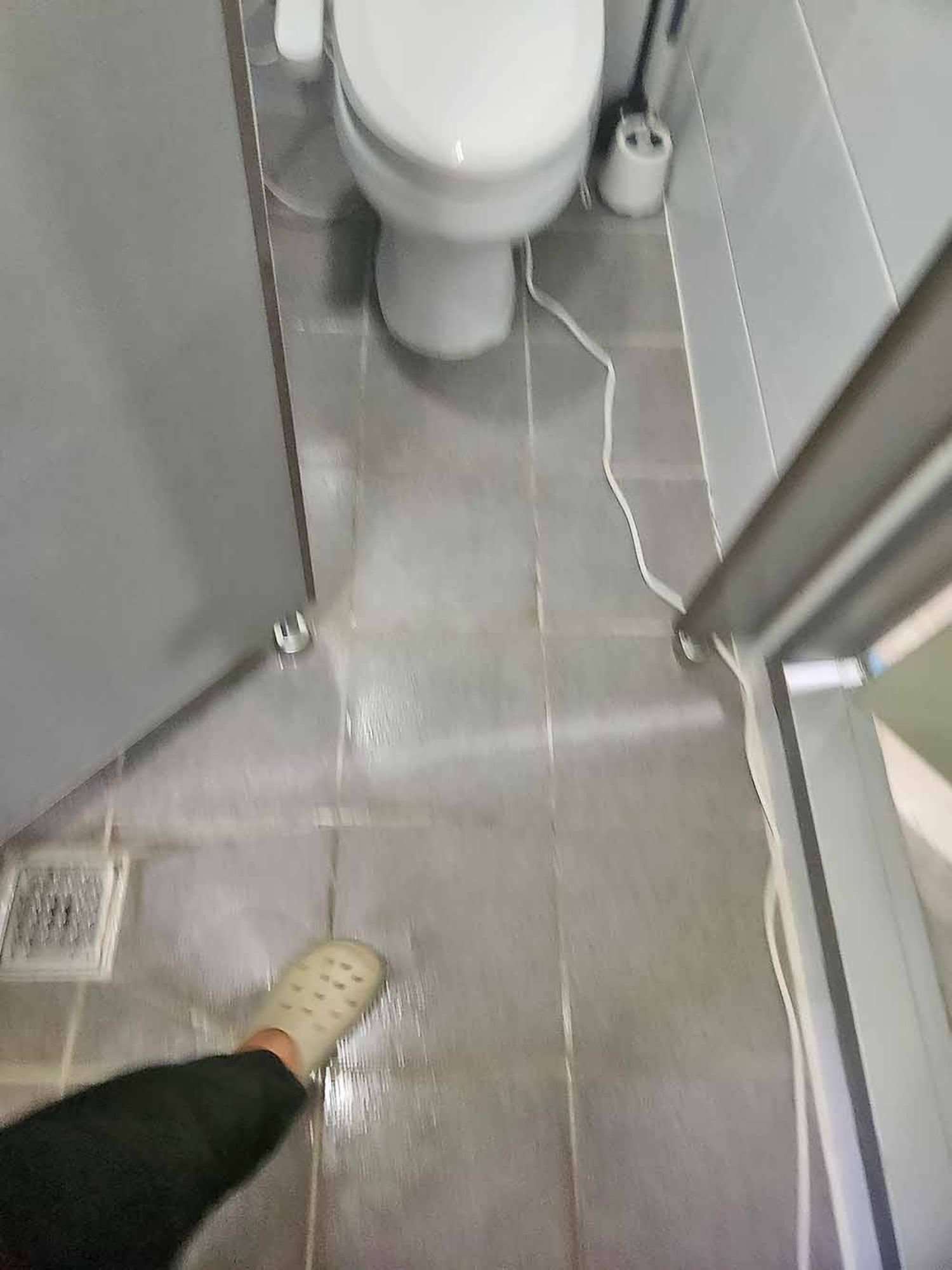 청소 전 깨끗한 계단 완성