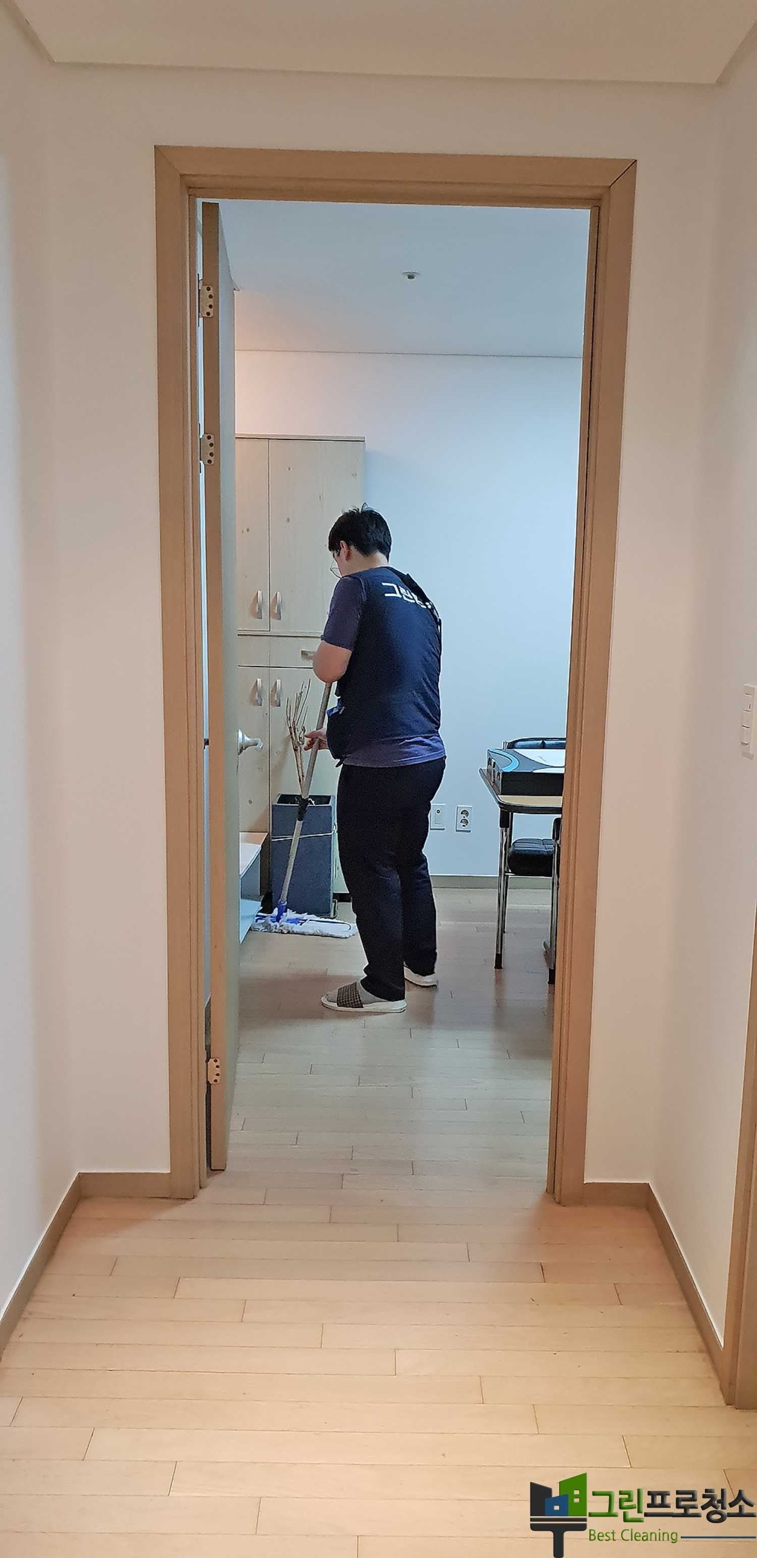판교 학원 정기청소 주 6회 이미지6