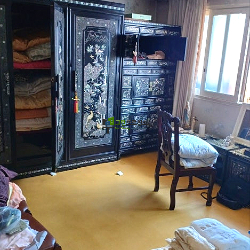 안전 장비 착용 작업중입니다.